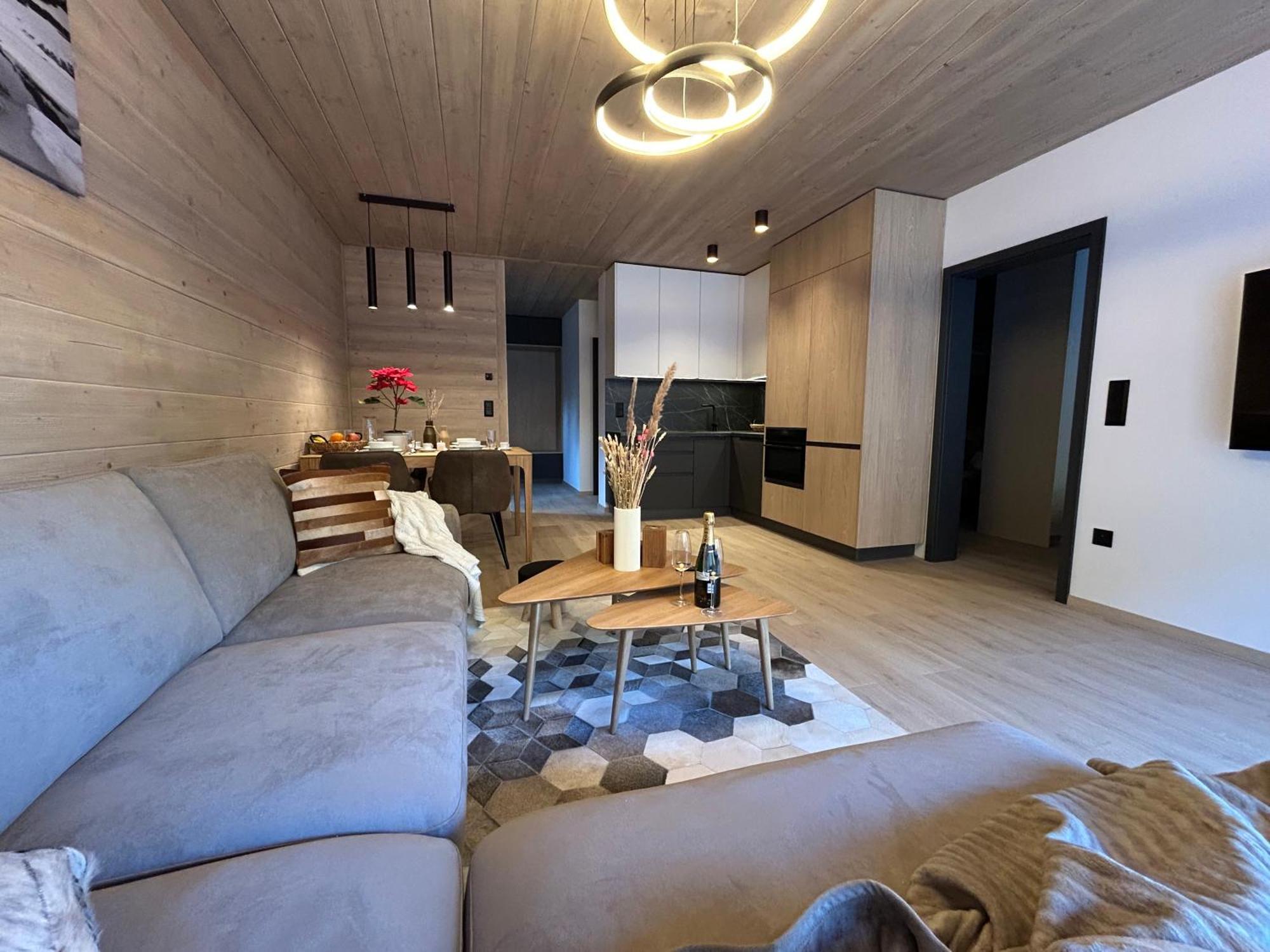 Apartmany Dolina 迪马诺卡多林纳 外观 照片